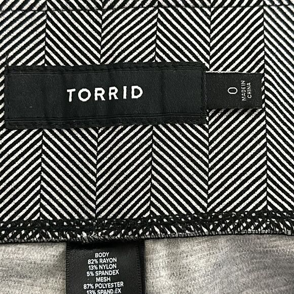 Torrid Studio Pants Size 0 Large Slim Fix Pixie Ponte Herringbone Bone NWOT - Picture 12 of 14